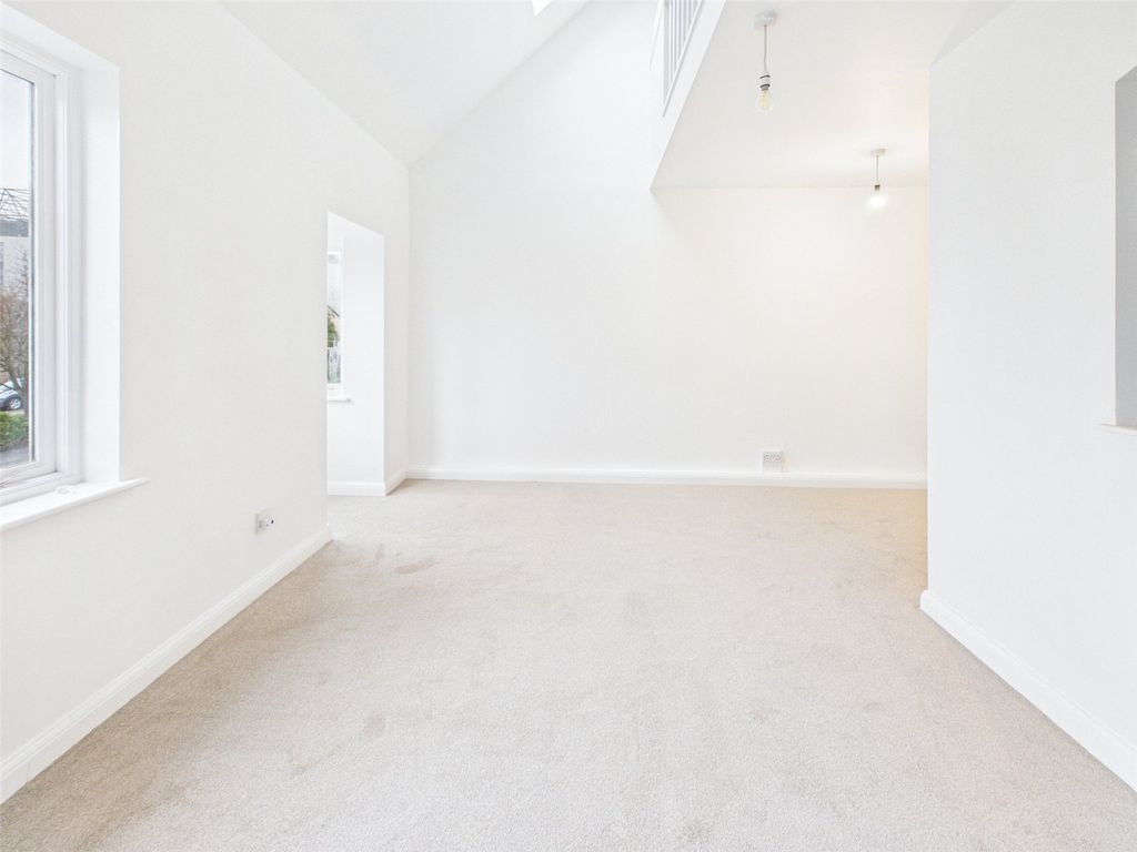 Property photo 3 of 8 Picture No. 02