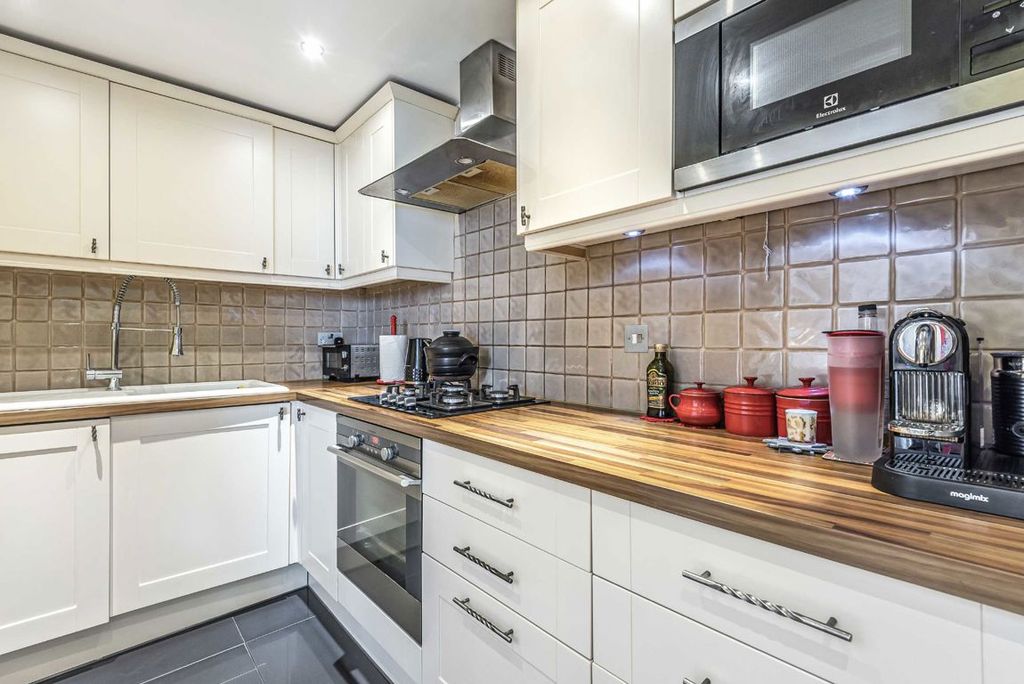 Property photo 3 of 5