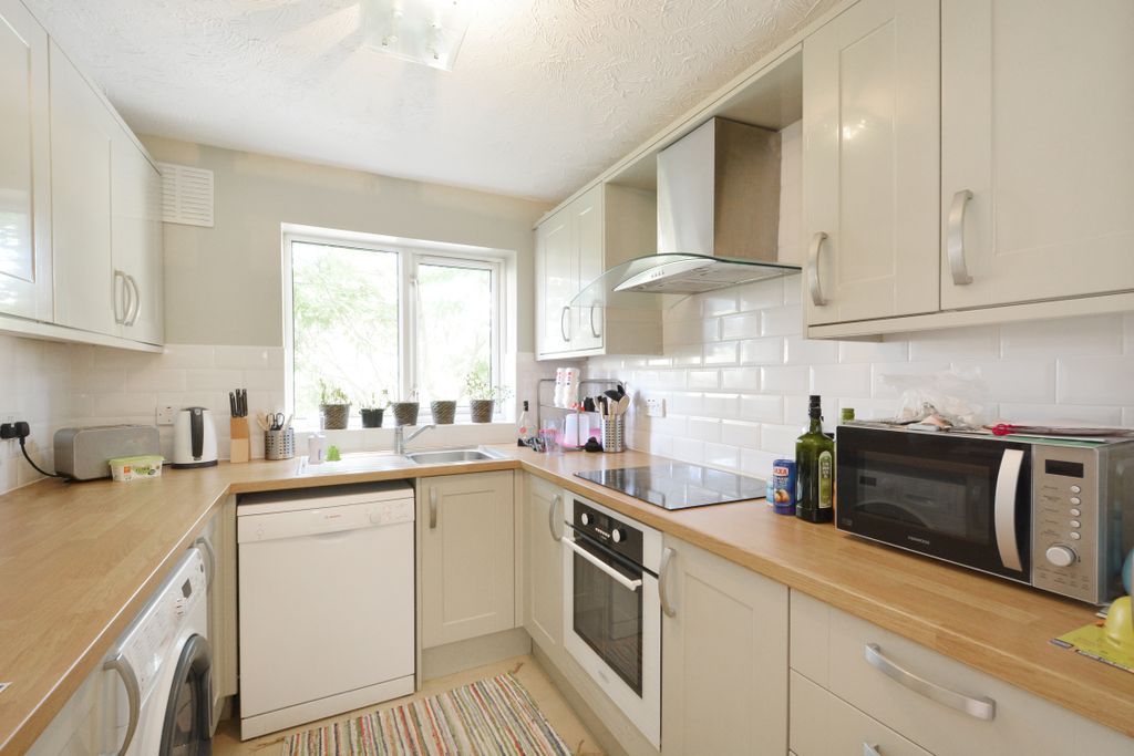 Property photo 3 of 8