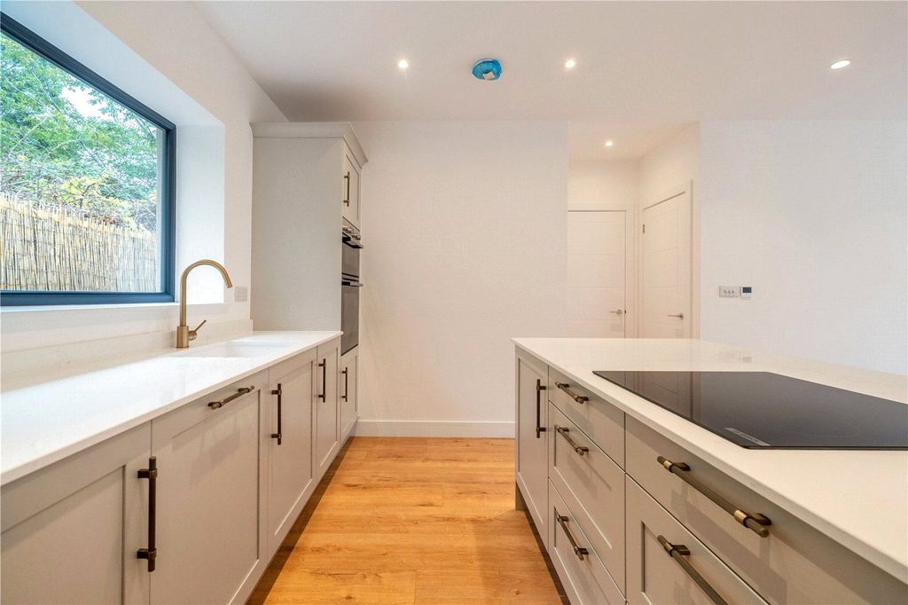 Property photo 3 of 15 Kitchen