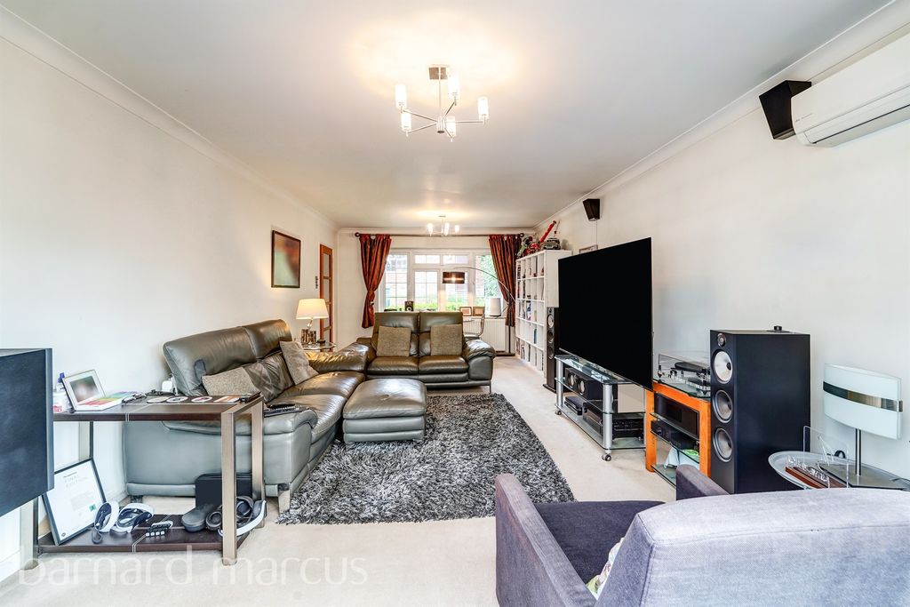 Property photo 3 of 16