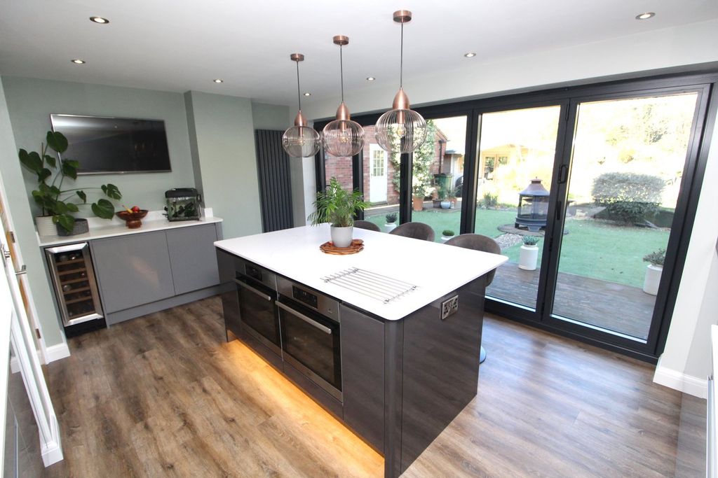 Property photo 3 of 25