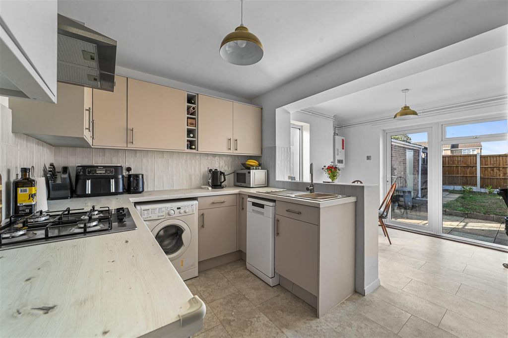 Property photo 2 of 13 Kitchen/Dining Room