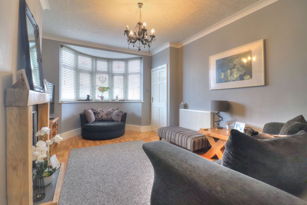 Property photo 2 of 21 Lounge