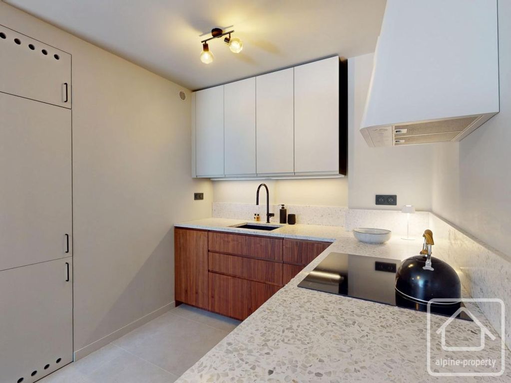 Property photo 3 of 25