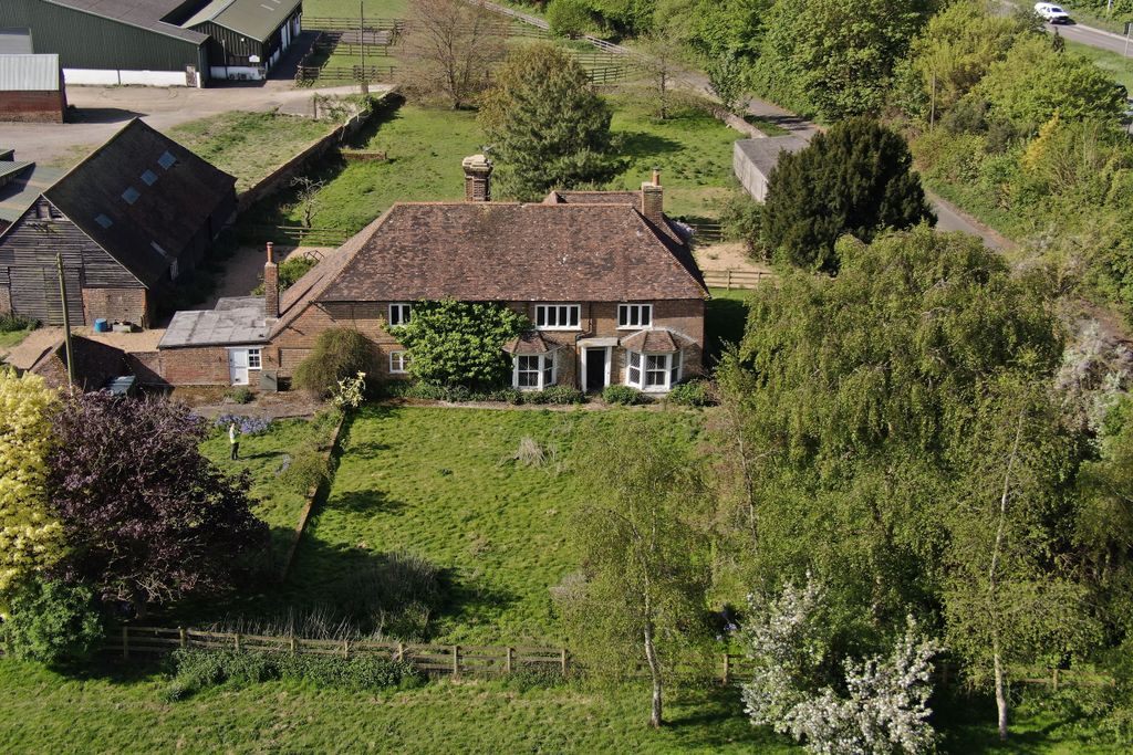 Property photo 3 of 7 Court Lodge Farm, Church Road, Sevington, Ashford, Tn24 0Ld