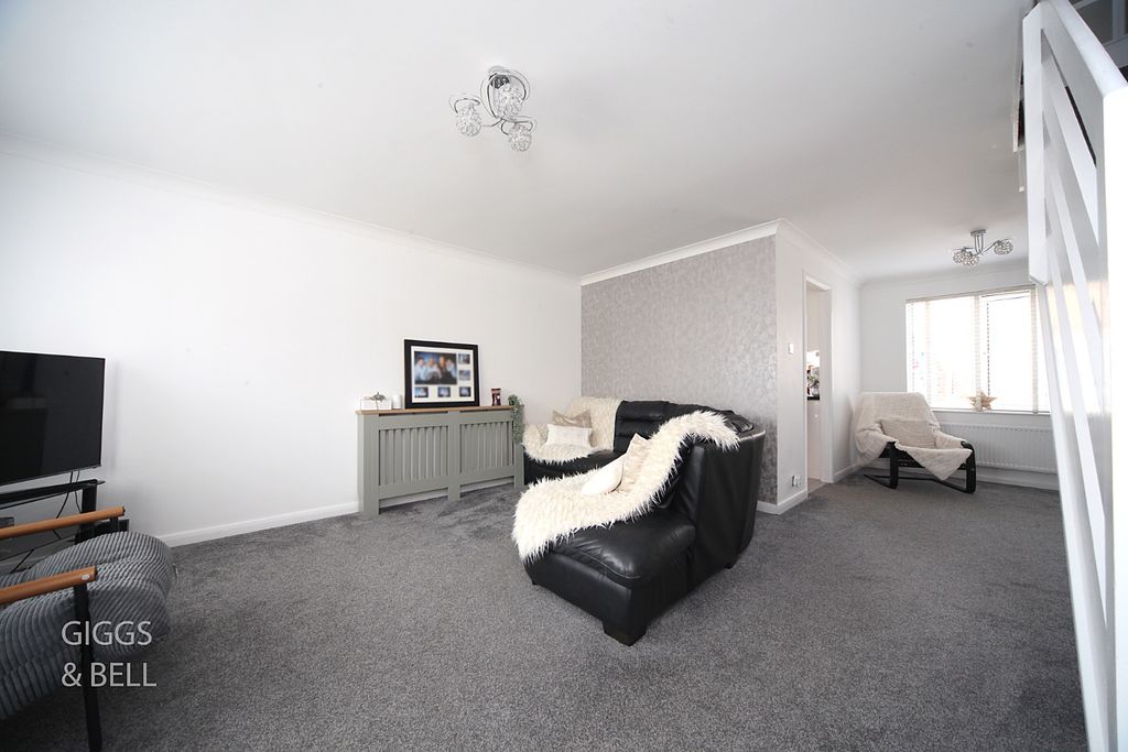 Property photo 3 of 22 5311023