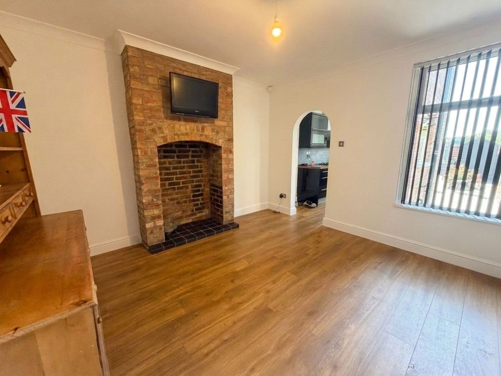 Property photo 3 of 11 Dining Room