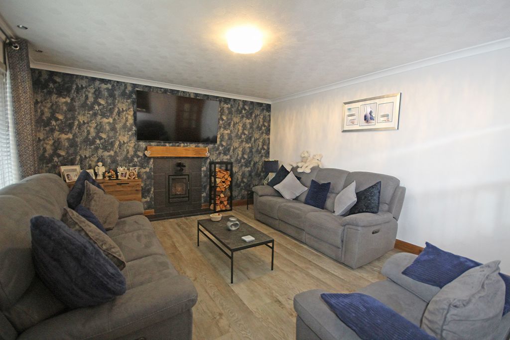 Property photo 3 of 37