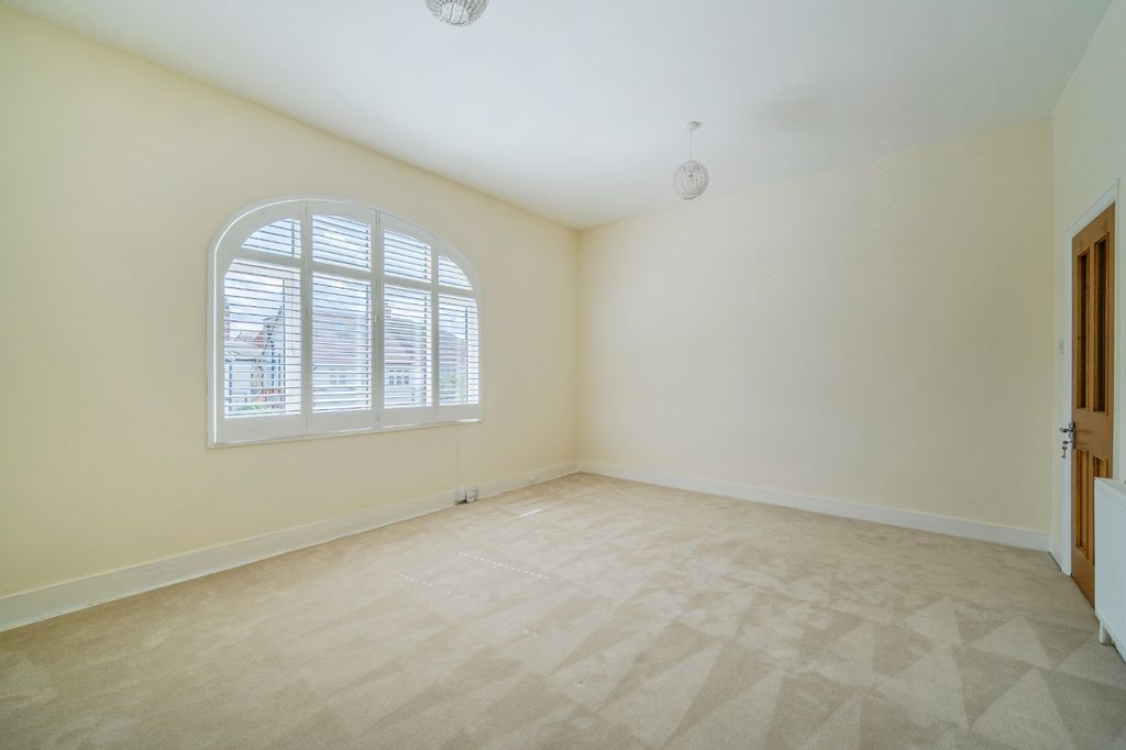 Property photo 3 of 8 Picture No. 30