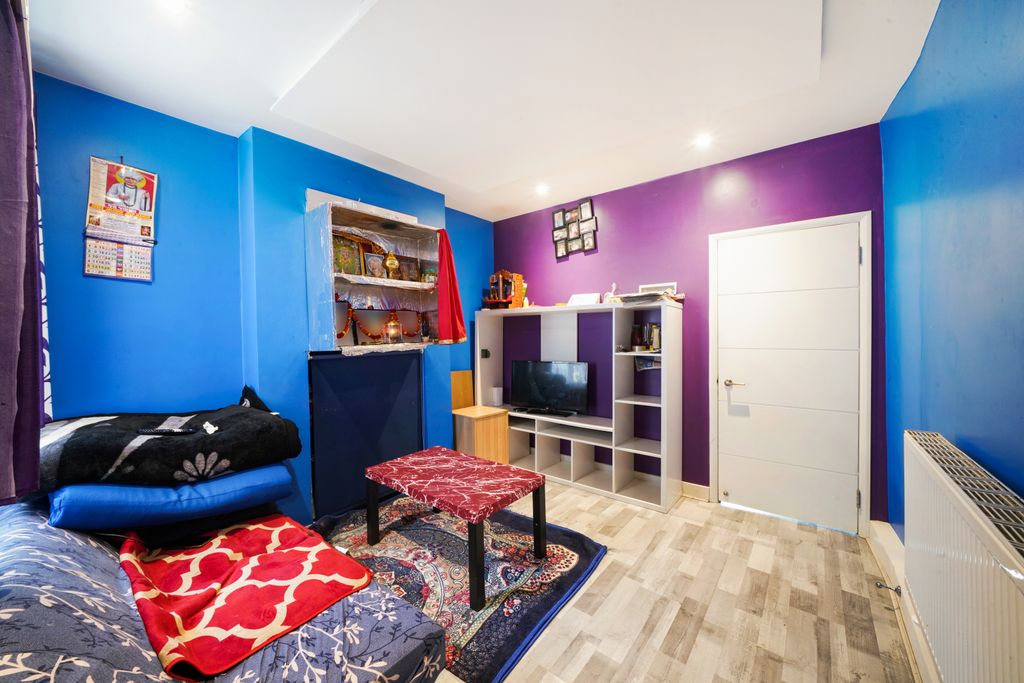 Property photo 2 of 12 Gallery