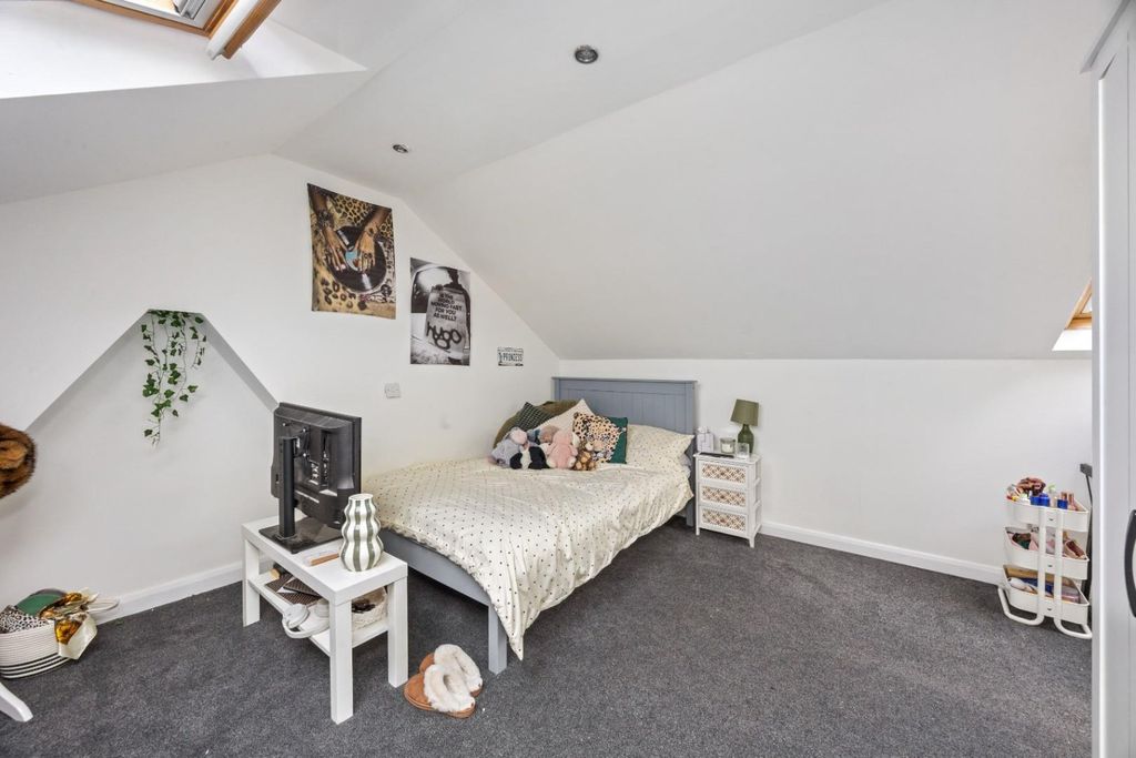 Property photo 2 of 11 4632731