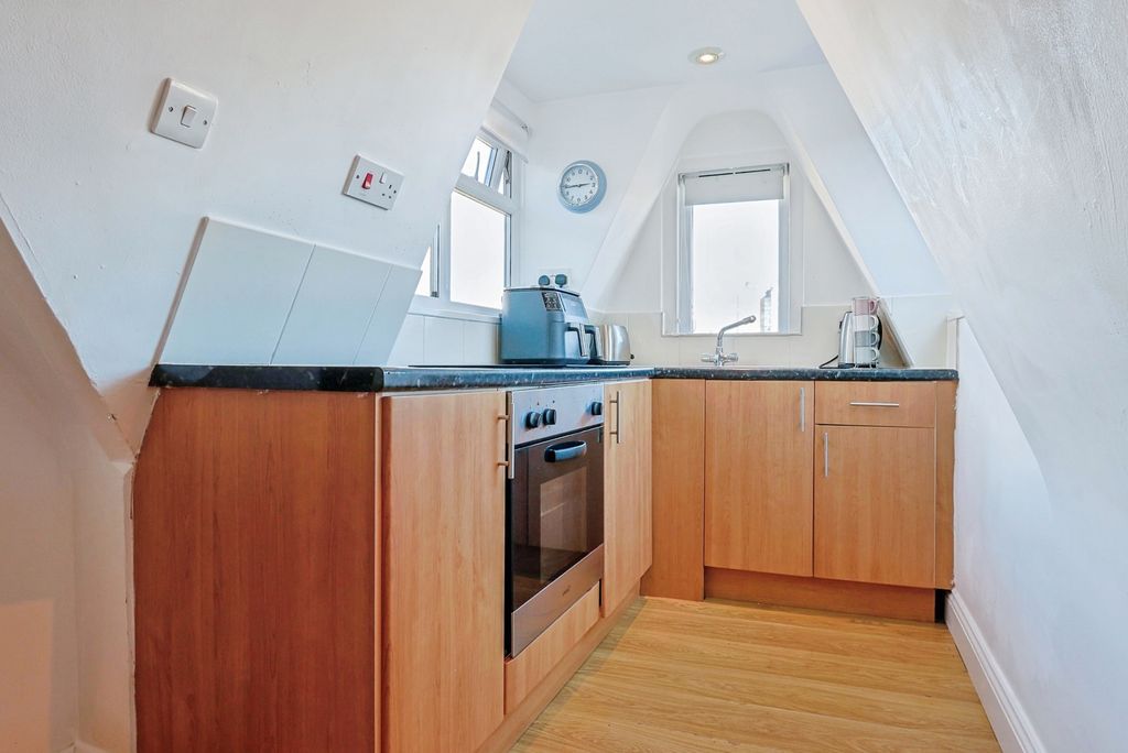 Property photo 3 of 17 Photo