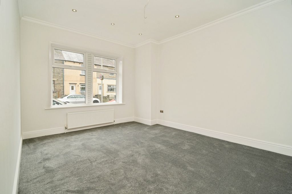 Property photo 3 of 20 Pbox-Img.Jpg
