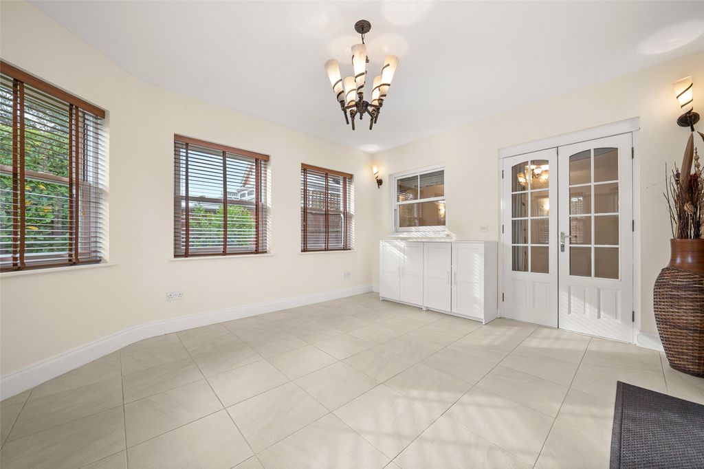 Property photo 2 of 8 Picture No. 21