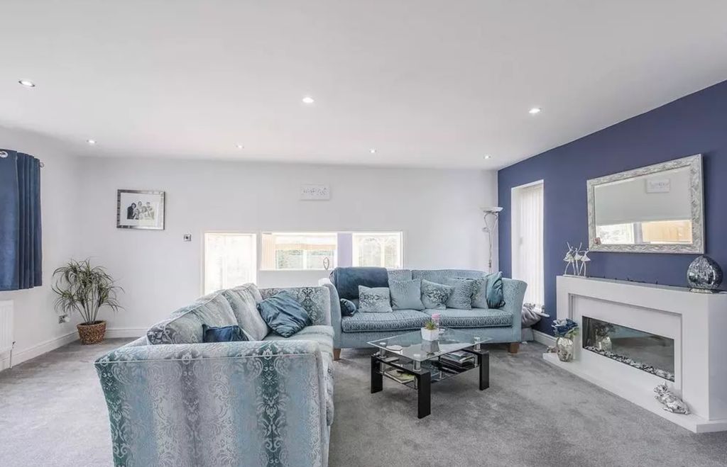 Property photo 3 of 29