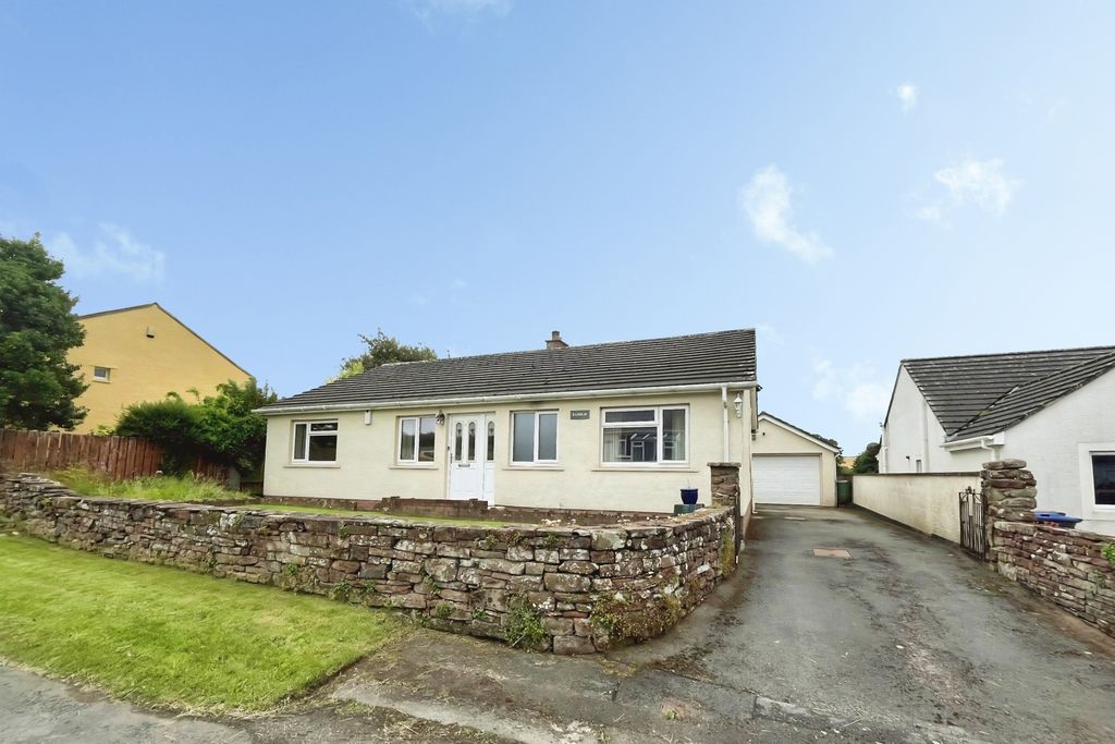 Property photo 1 of 10 Outside