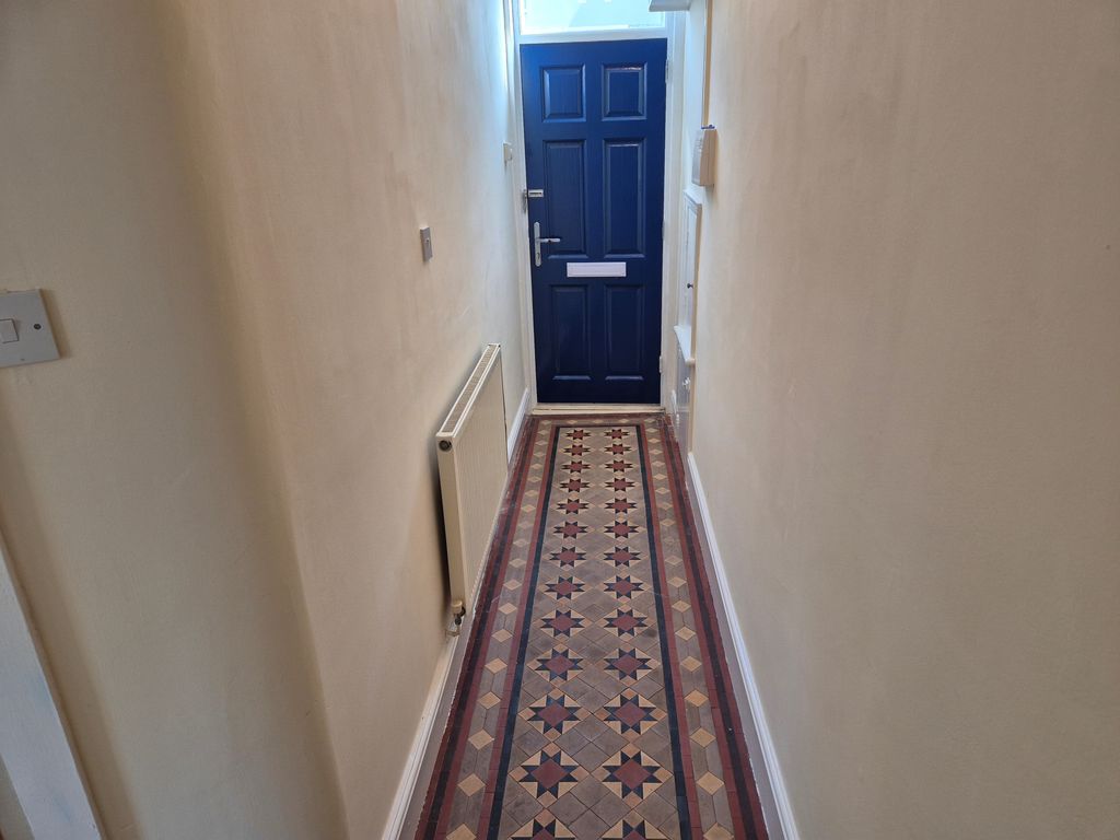 Property photo 2 of 8 Hallway