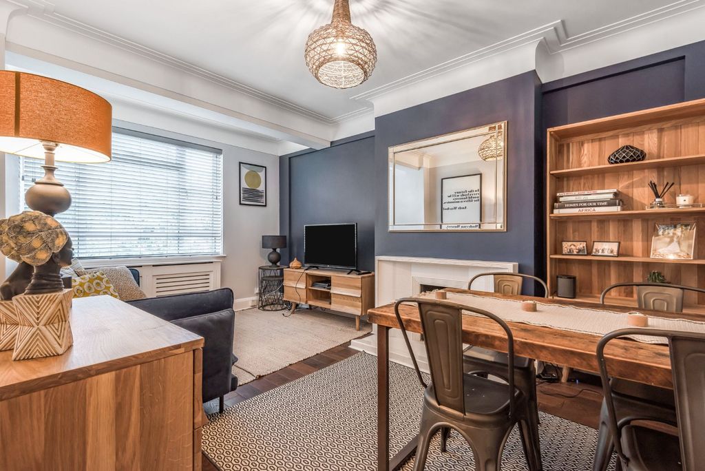 Property photo 1 of 11 Reception