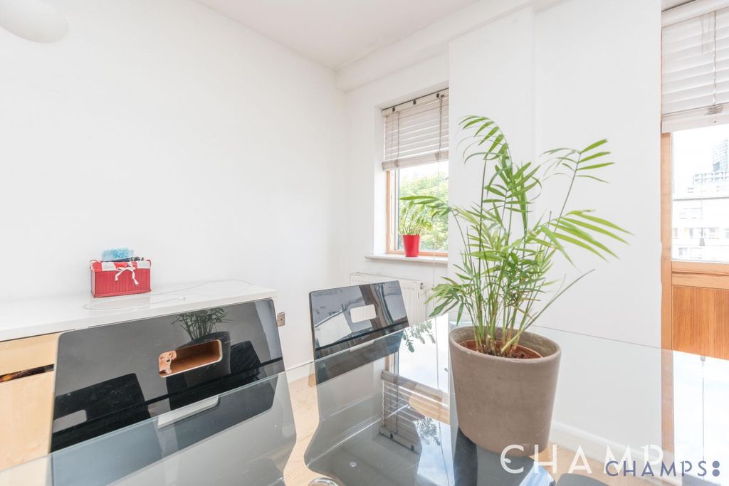 Property photo 3 of 9 Gallery