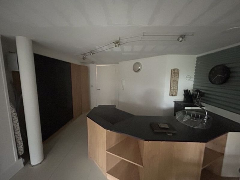 Property photo 3 of 6 Photo 6