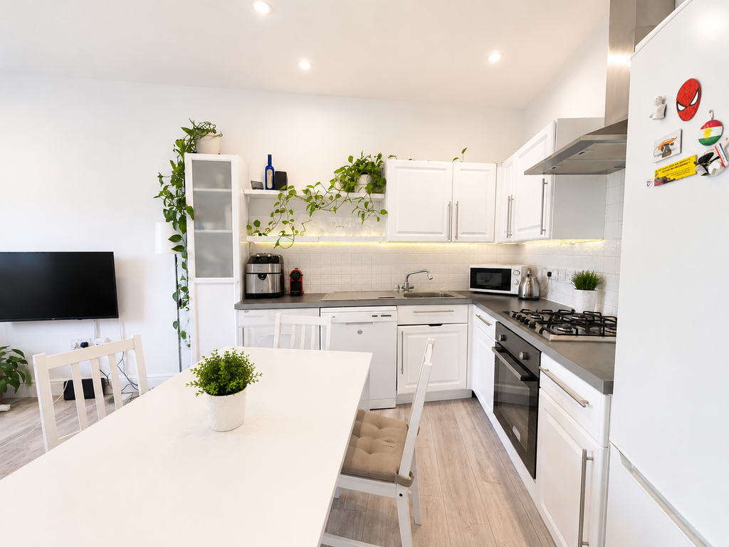 Property photo 2 of 5 Kitchen