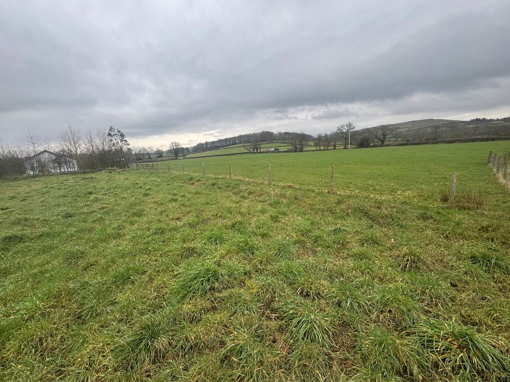 Property photo 2 of 3