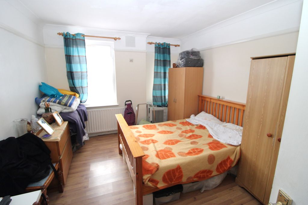 Property photo 3 of 7 Gallery
