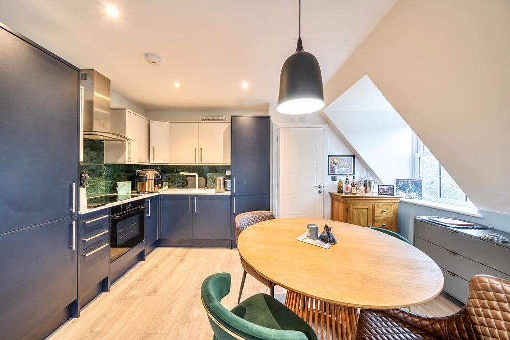 Property photo 2 of 18 1403994-20-697B89...