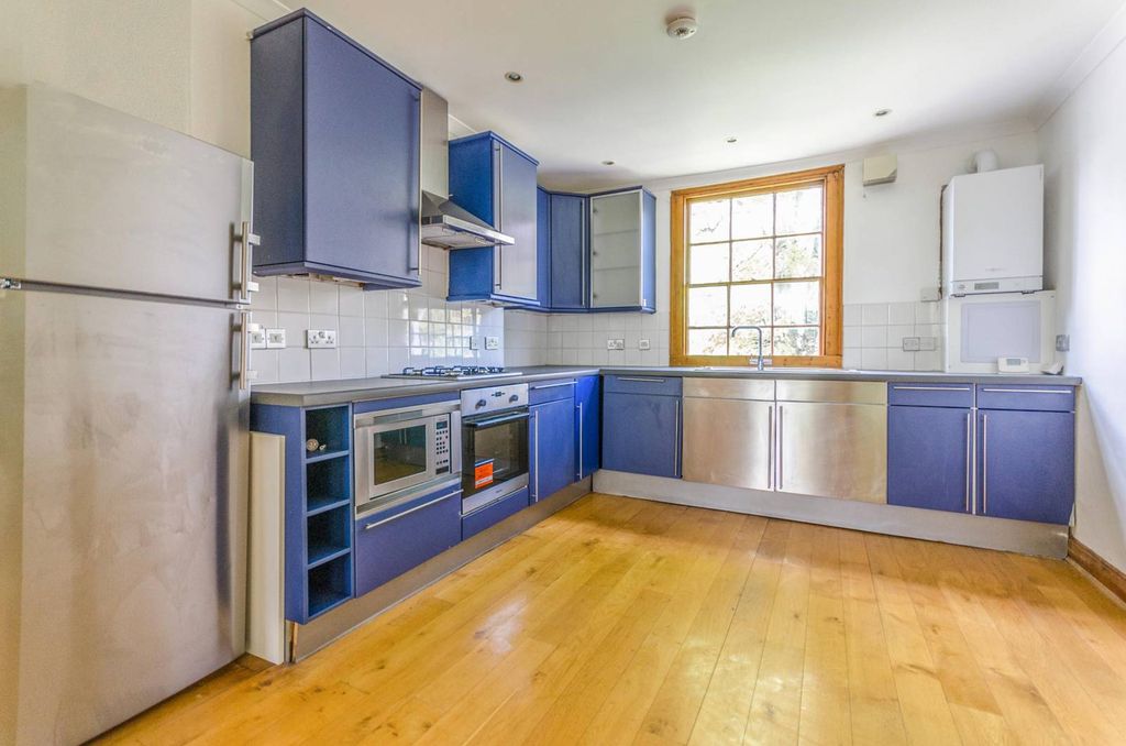 Property photo 3 of 10