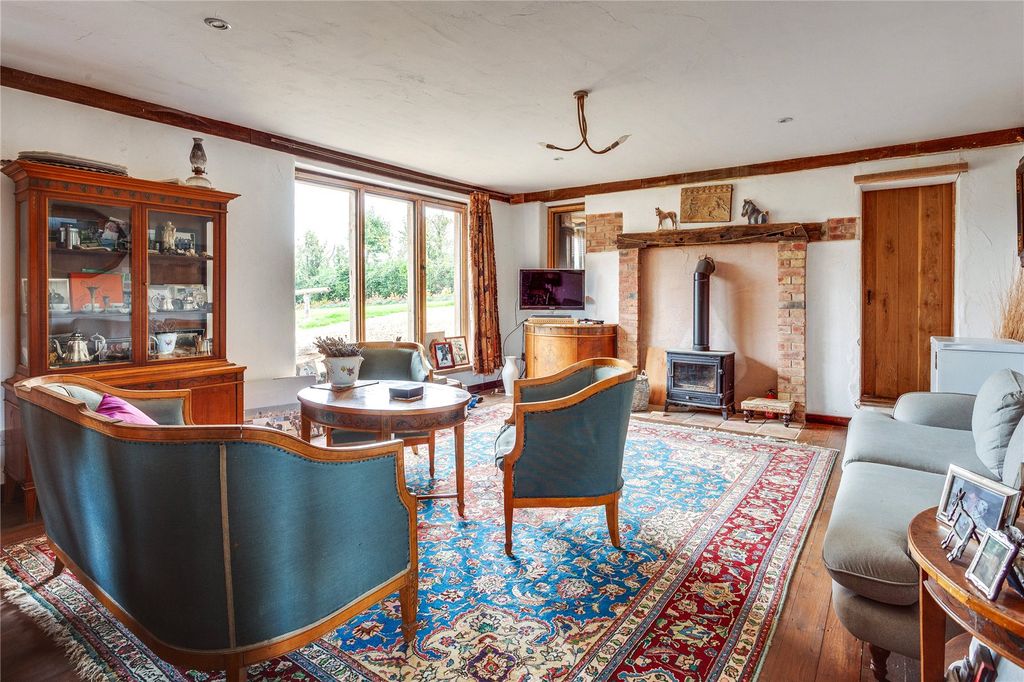 Property photo 2 of 11 Sitting Room