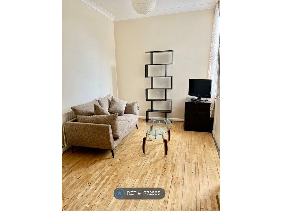 Property photo 1 of 6 Lounge