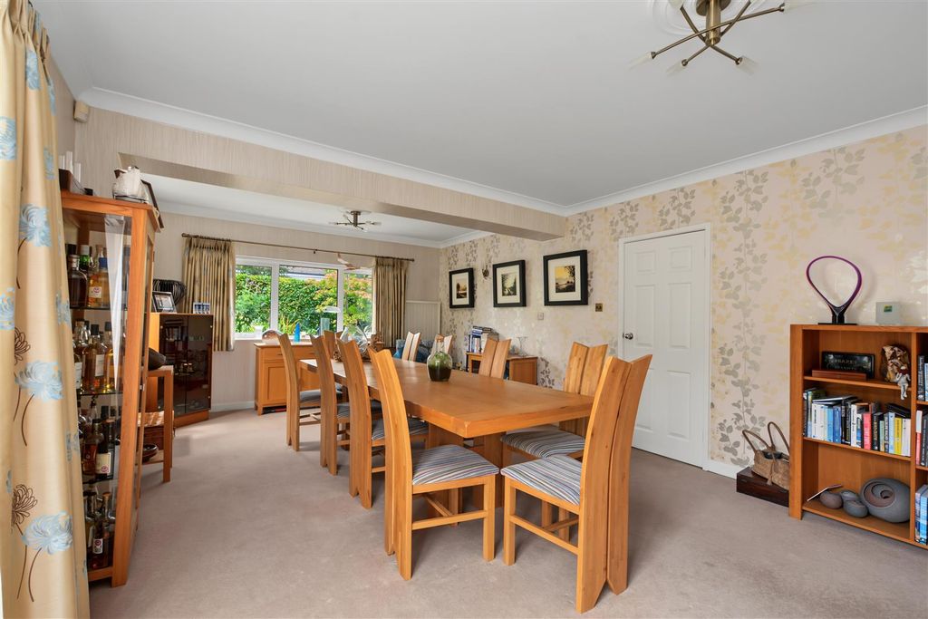 Property photo 3 of 46 Dining Room_3.Jpeg