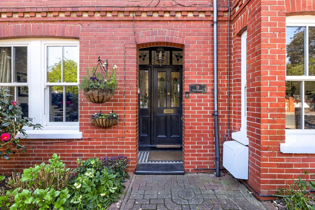 Property photo 2 of 39 9 Ashacre Lane Final-68.Jpg