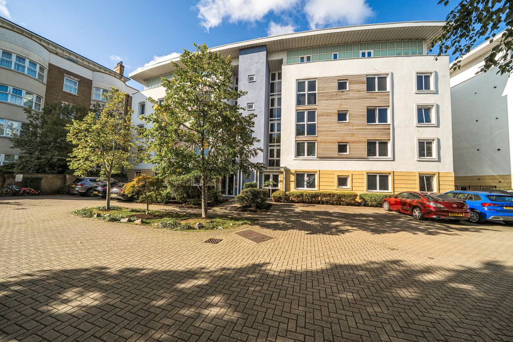 Property photo 2 of 19 1523301-2-6Aaa64E...