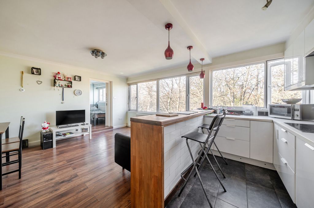 Property photo 2 of 16 1386948-11-69453B...