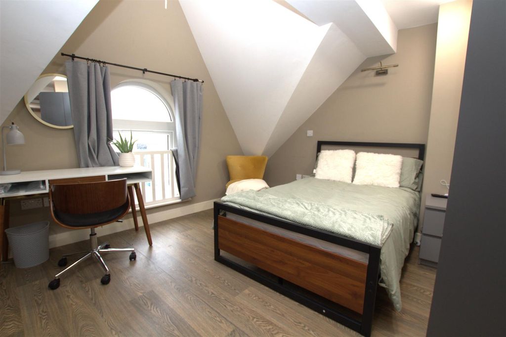 Property photo 3 of 5 Flat 10 2.Jpg