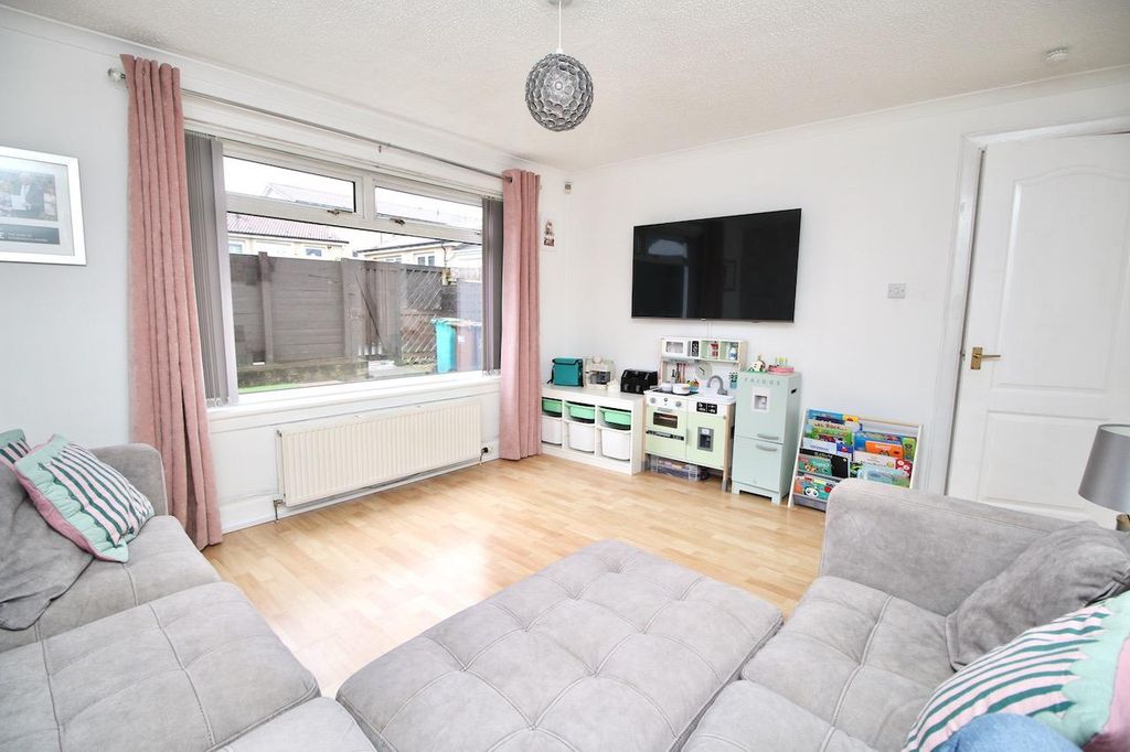 Property photo 2 of 25