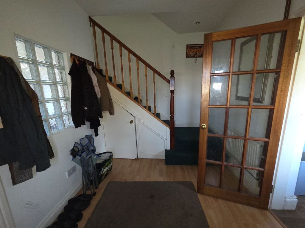 Property photo 2 of 23