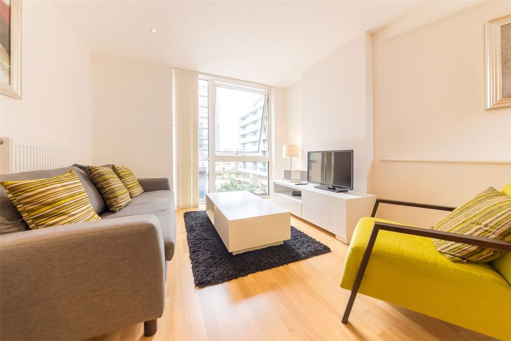 Property photo 2 of 22