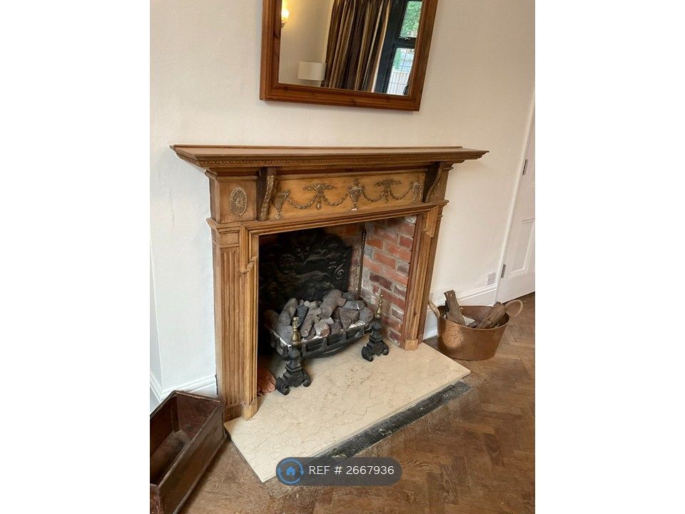 Property photo 3 of 17 Lounge