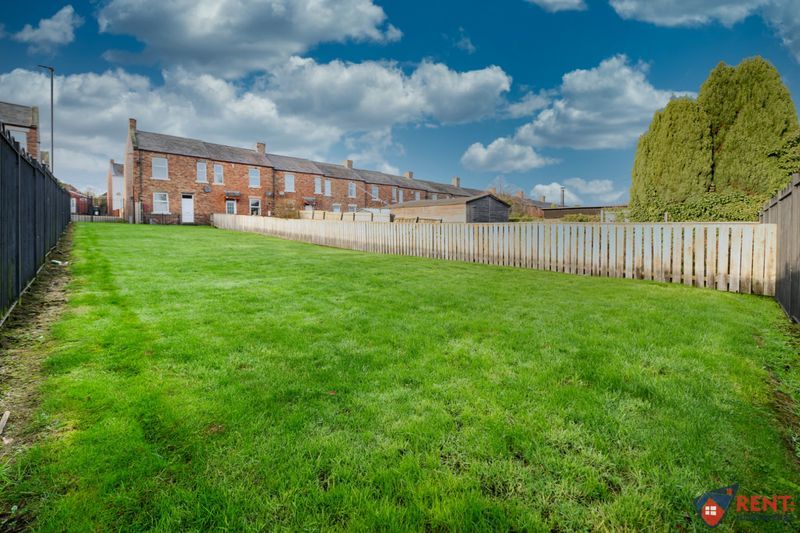 Property photo 1 of 11 Photo 6