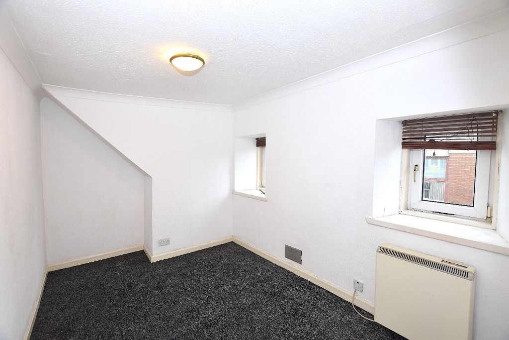 Additional image 5 of 3 bed flat to rentMain Street, Kilwinning, North Ayrshire KA13