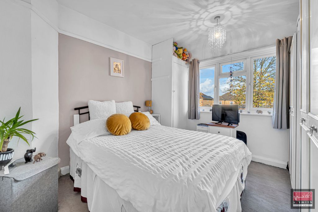 Property photo 3 of 13 Dsc00834