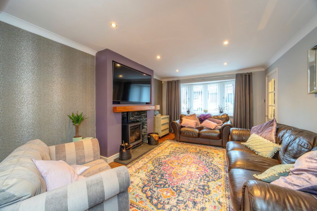 Property photo 3 of 30