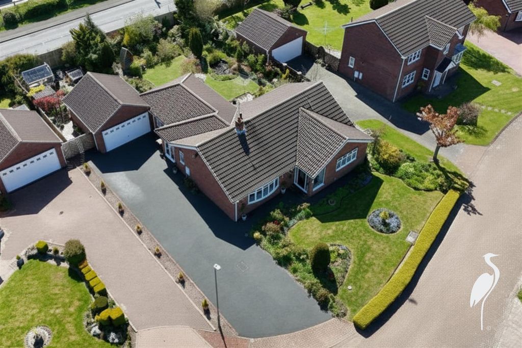 Property photo 2 of 37