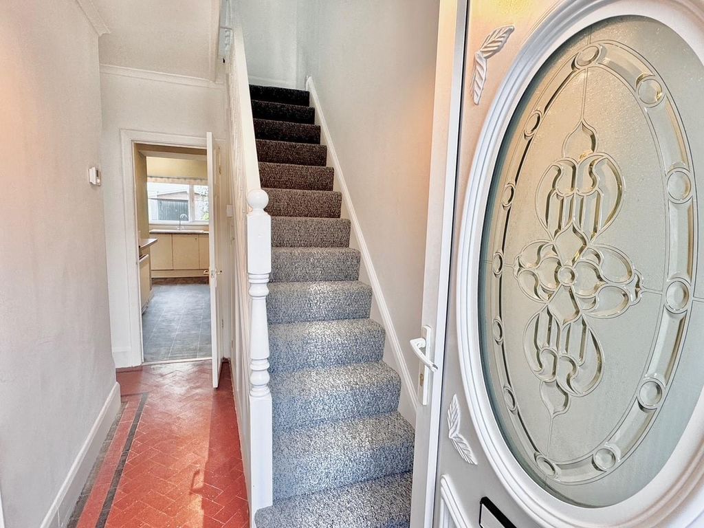 Property photo 3 of 14 Entrance Hallway.Jpg