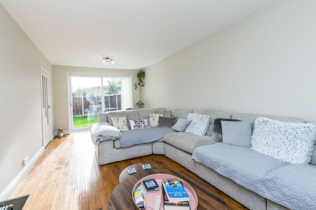 Property photo 2 of 37