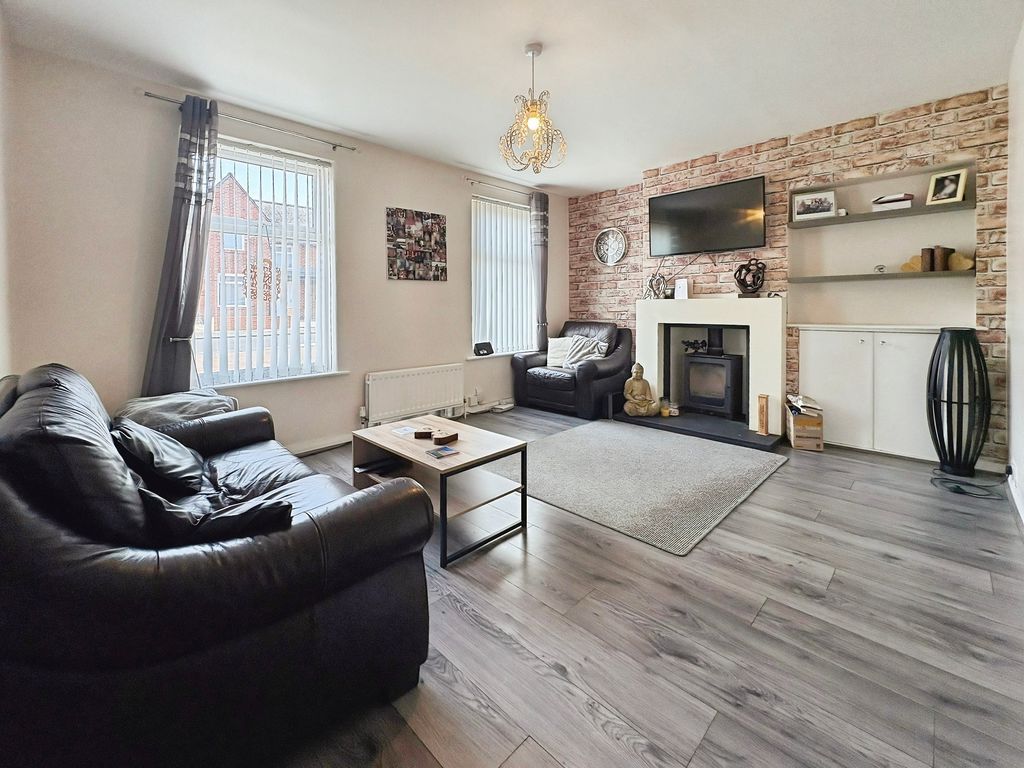 Property photo 3 of 16 Photo 12