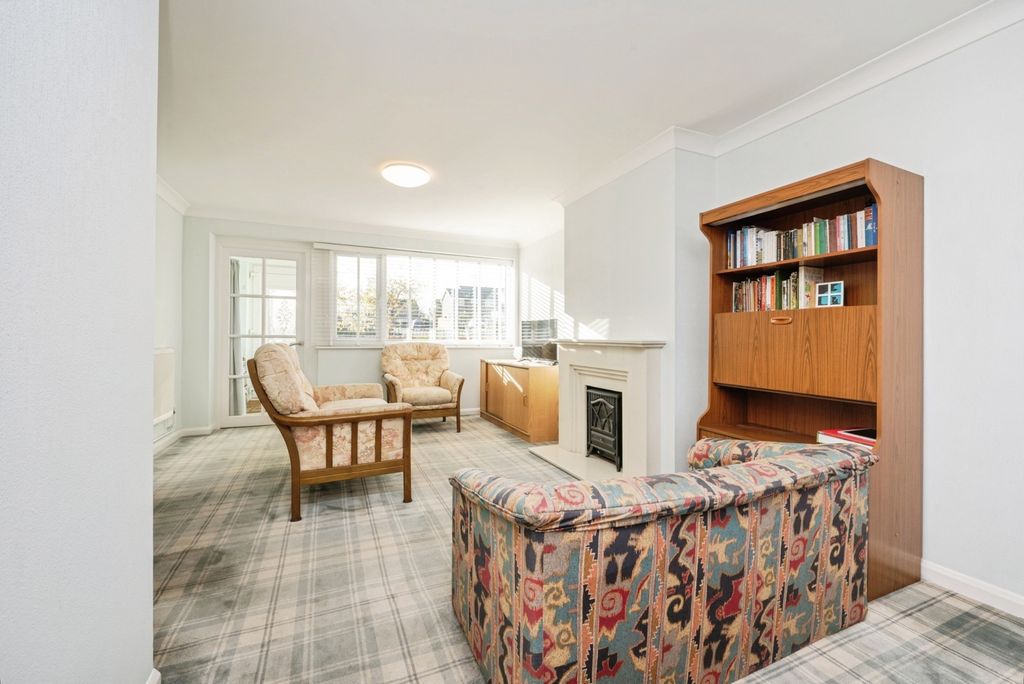 Property photo 2 of 17 Photo